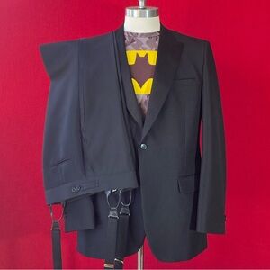 Black Suit Tuxedo with Structured Shoulders and Tailored Silhouettes. Size 43L